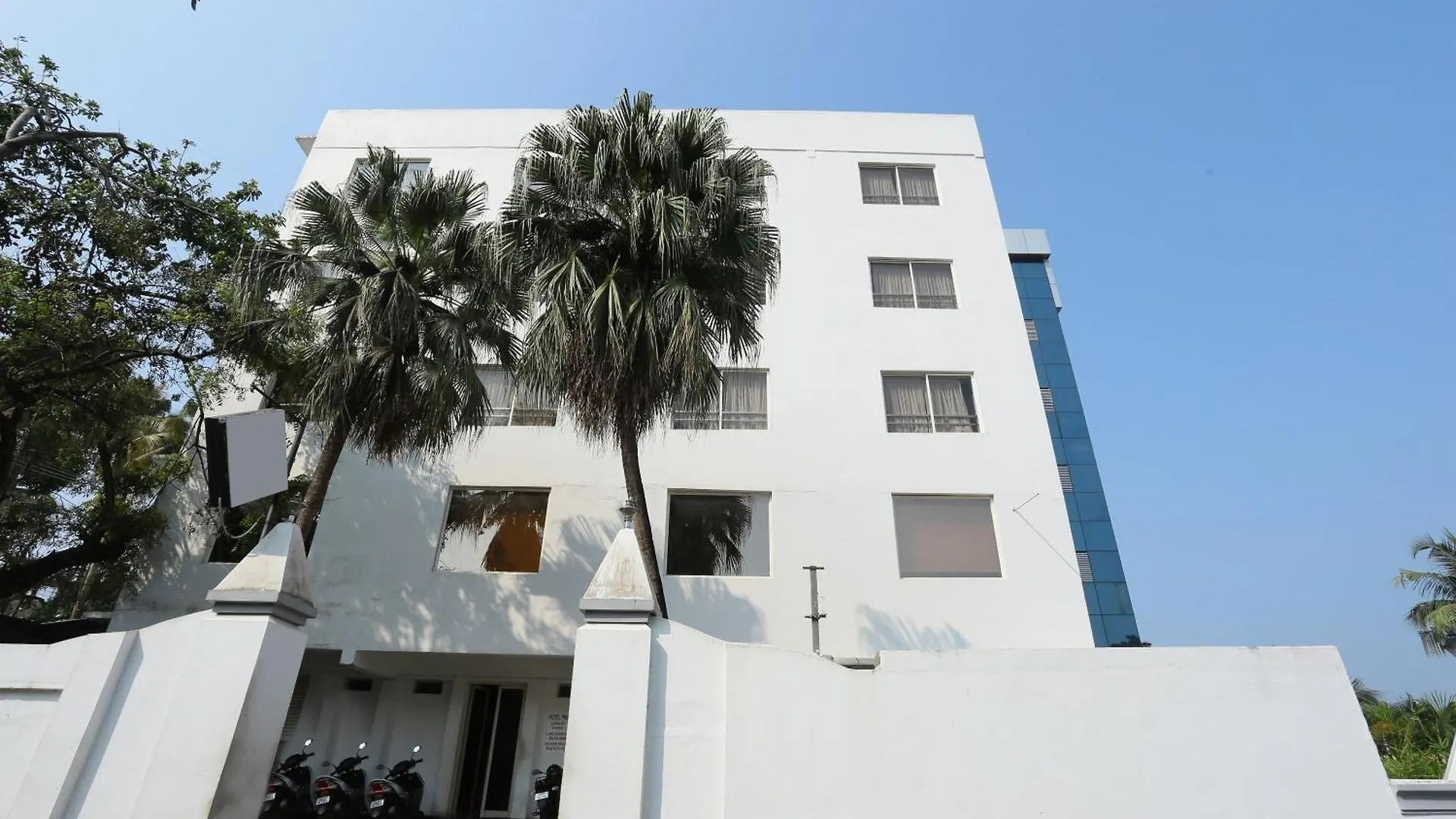 Super Townhouse Prince Palace Hotel Thiruvananthapuram 4*,  India